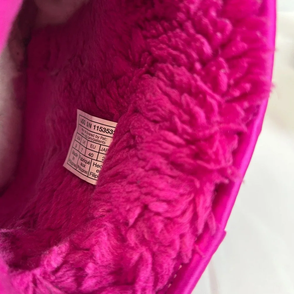 UGG Classic Mini Iridescent Dragon Fruit Pink Boots 1153532 Womens 9